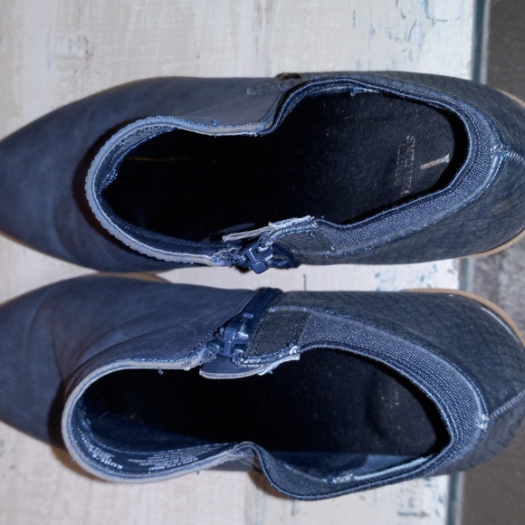 Simply Vera Vera Wang Vienna Blue, Pointed Toe, Inside Zip, Ankle Boots - Picture 9 of 16